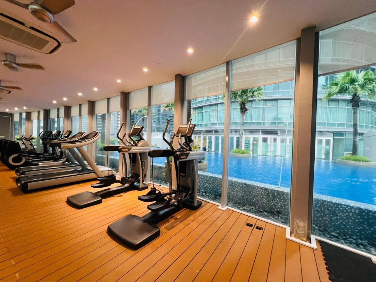 Vortex Suites Klcc By Moonlight Kuala Lumpur Exteriör bild