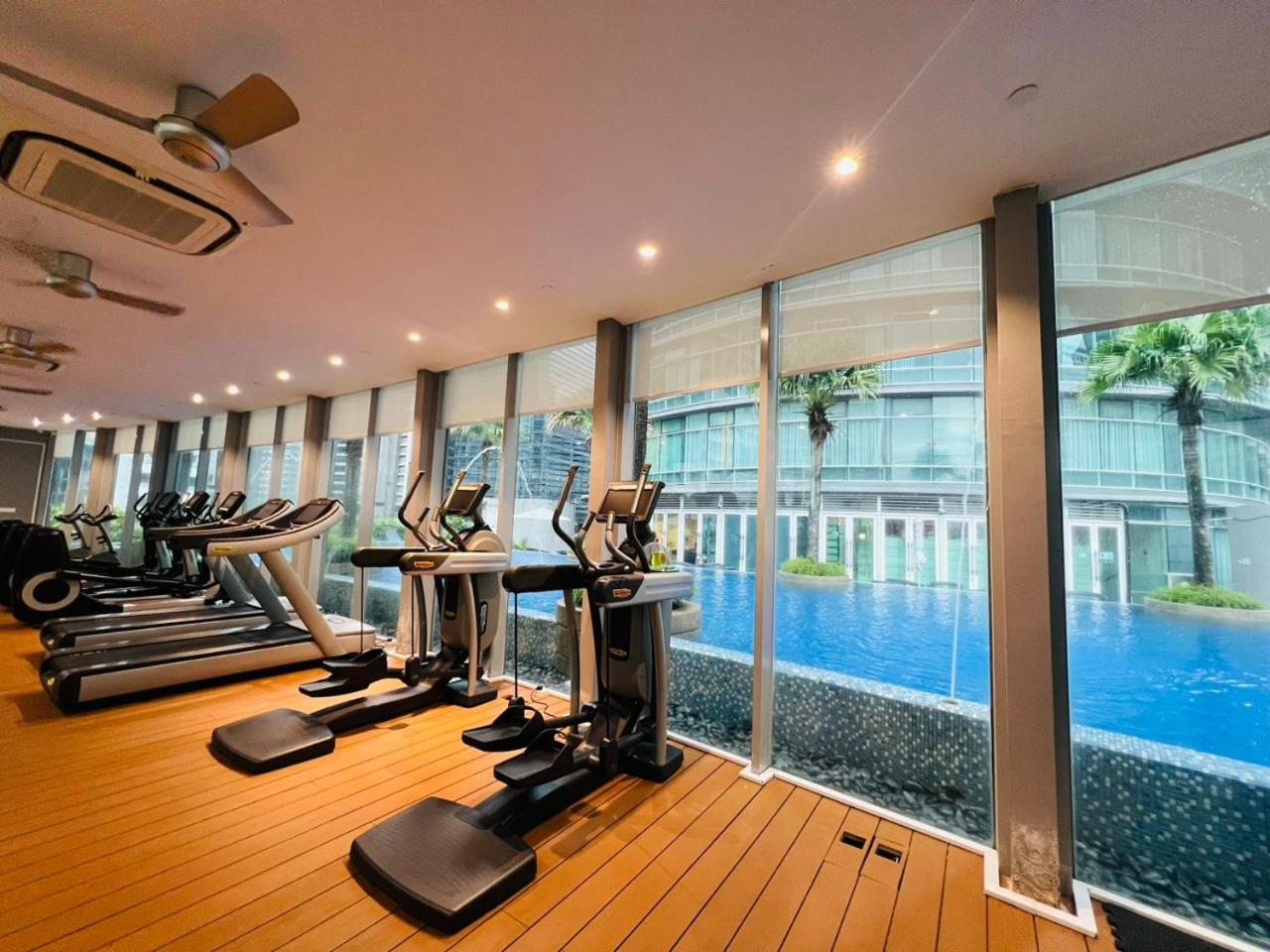 Vortex Suites Klcc By Moonlight Kuala Lumpur Exteriör bild