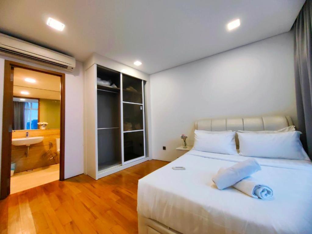 Vortex Suites Klcc By Moonlight Kuala Lumpur Exteriör bild
