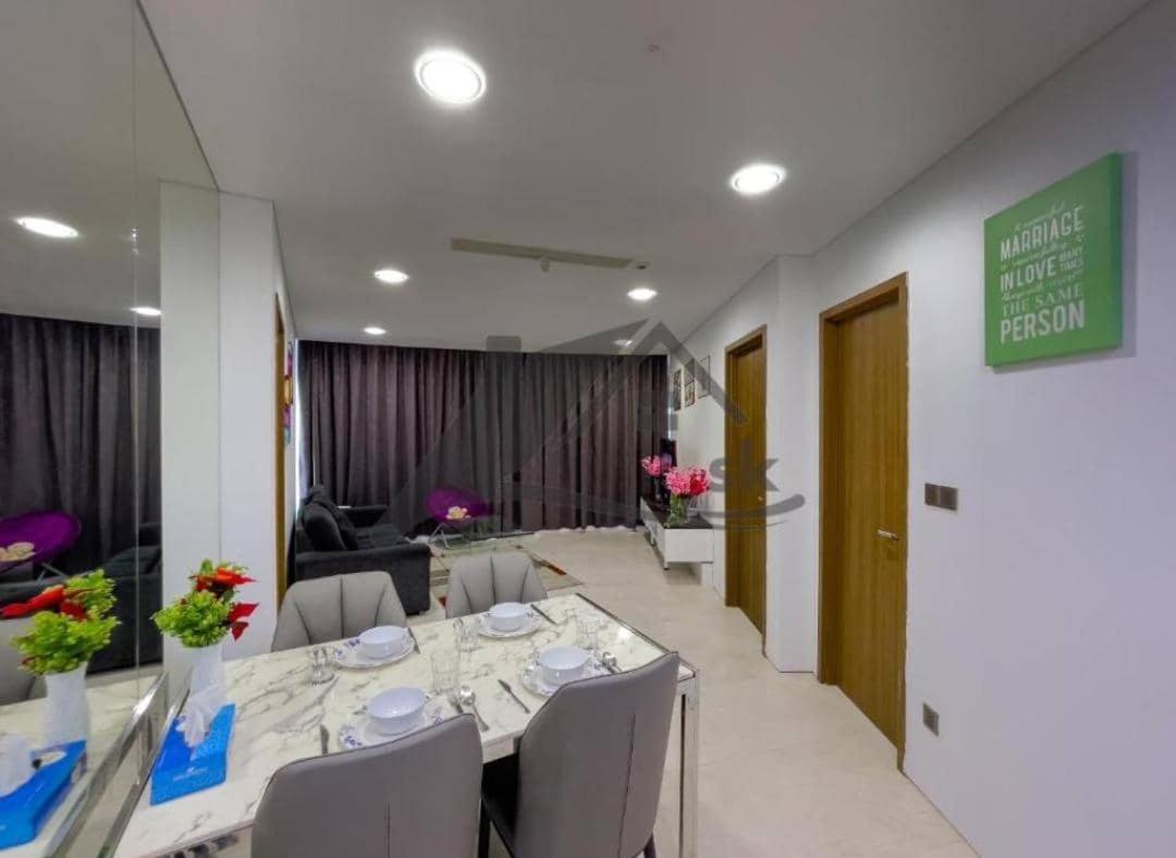 Vortex Suites Klcc By Moonlight Kuala Lumpur Exteriör bild