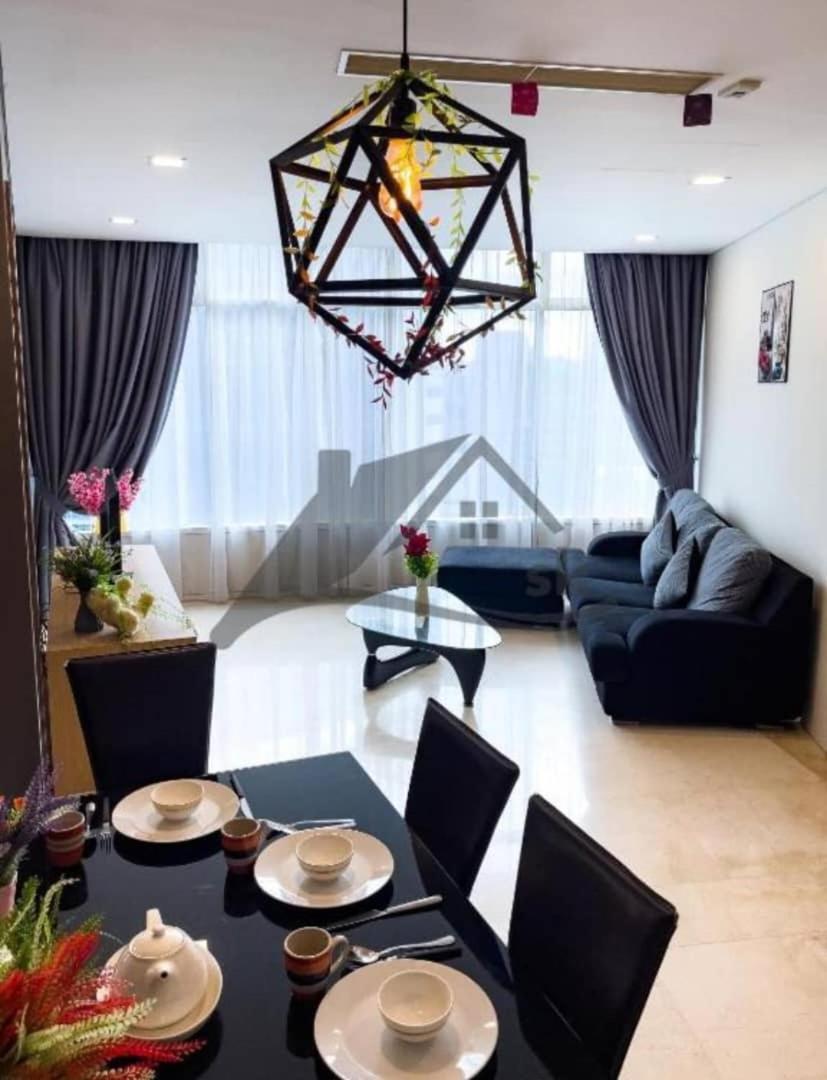 Vortex Suites Klcc By Moonlight Kuala Lumpur Exteriör bild